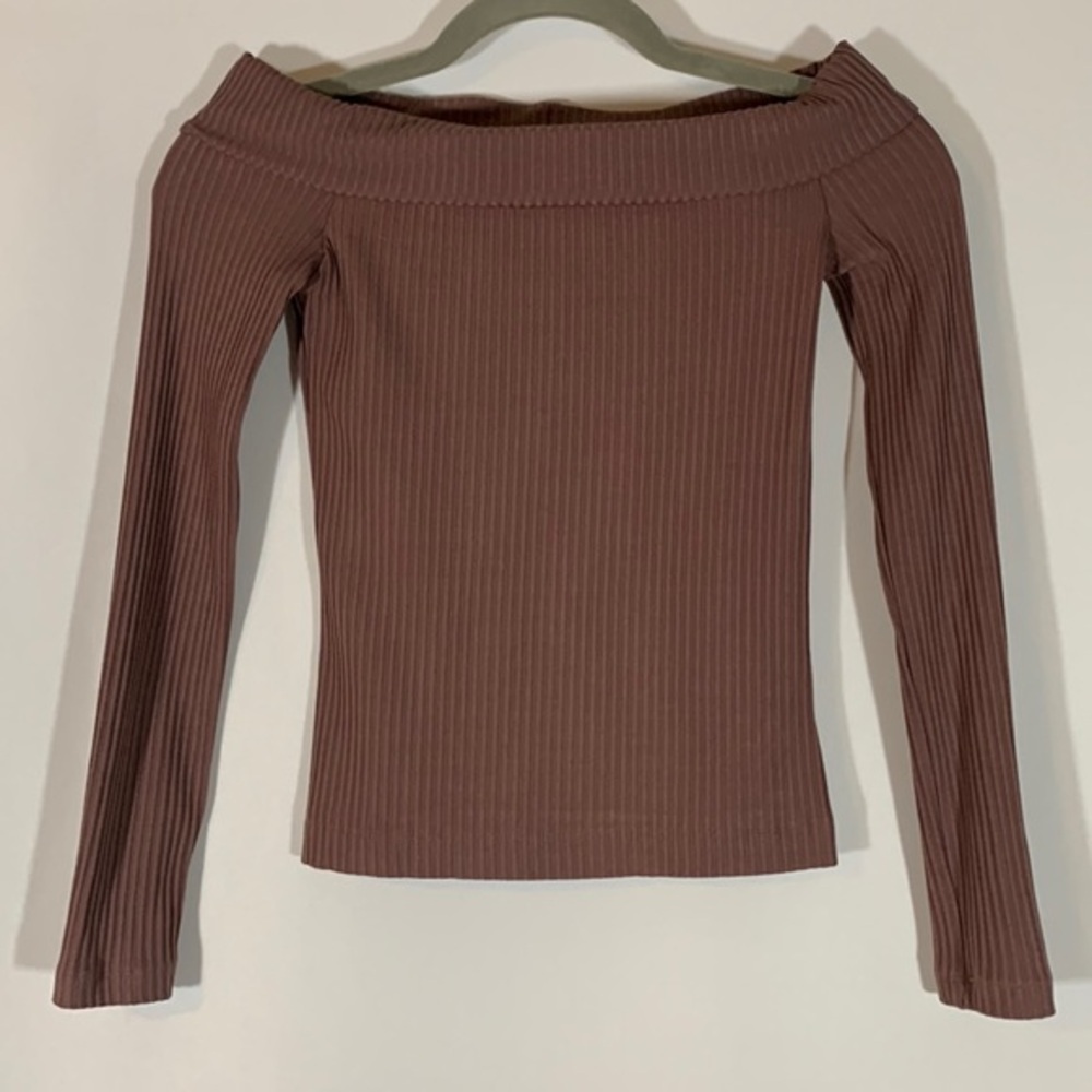 Wilfred Brown Ribbed Off Shoulder Long Sleeve Crop Top